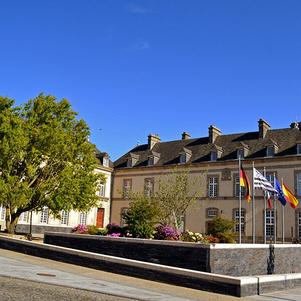 Hôtel de ville de Saint-Pol-de-Léon, par Kergoulay